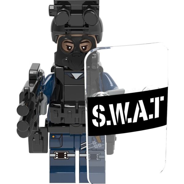 Soldado Swat com escudo